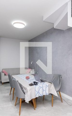 Casa à venda com 390m², 3 quartos e 4 vagas Casa à venda com 390m², 3 quartos e 4 vagasSala