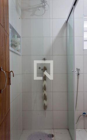Casa para alugar com 230m², 6 quartos e 2 vagas Casa para alugar com 230m², 6 quartos e 2 vagasBanheiro