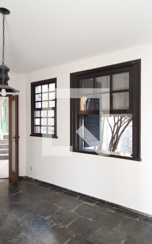 Casa à venda com 315m², 5 quartos e 3 vagasCopa