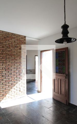 Casa à venda com 315m², 5 quartos e 3 vagasCopa