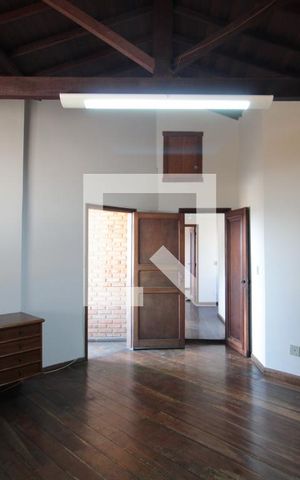 Casa à venda com 315m², 5 quartos e 3 vagasQuarto 2