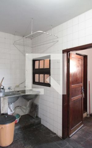 Casa à venda com 315m², 5 quartos e 3 vagasArea de Serviço