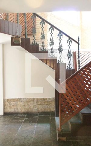 Casa à venda com 315m², 5 quartos e 3 vagasSala de Estar