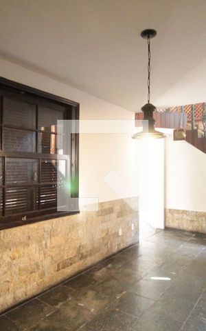Casa à venda com 315m², 5 quartos e 3 vagasSala de Estar