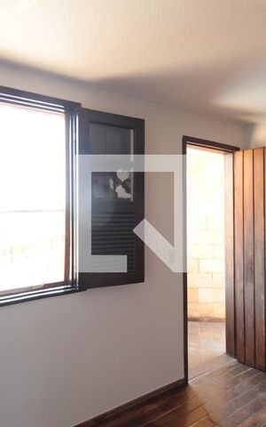 Casa à venda com 315m², 5 quartos e 3 vagasQuarto 1