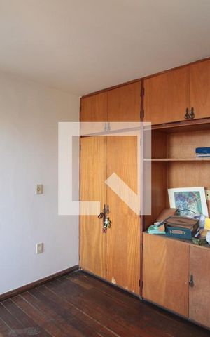 Casa à venda com 315m², 5 quartos e 3 vagasQuarto 1