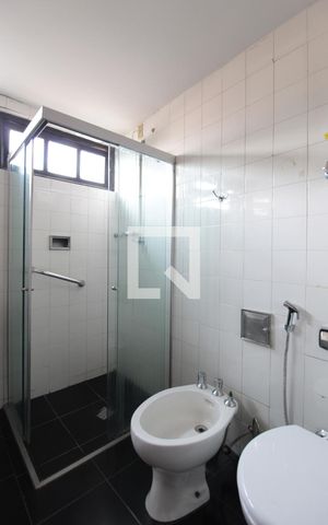 Casa à venda com 315m², 5 quartos e 3 vagasBanheiro da Suite 1