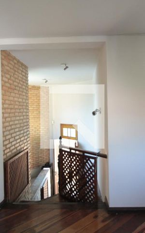 Casa à venda com 315m², 5 quartos e 3 vagasSala de TV