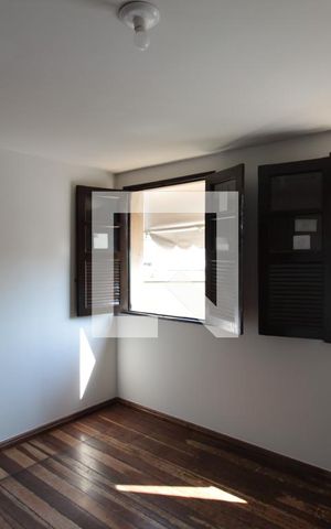 Casa à venda com 315m², 5 quartos e 3 vagasQuarto 3