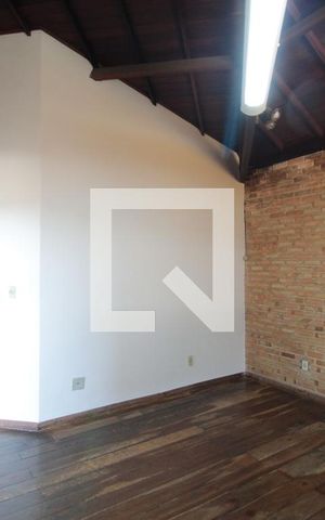 Casa à venda com 315m², 5 quartos e 3 vagasQuarto 2