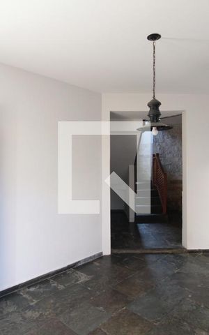 Casa à venda com 315m², 5 quartos e 3 vagasCopa