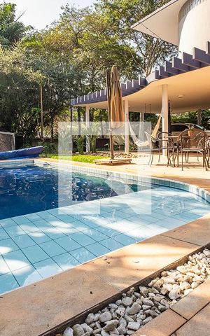 Casa à venda com 468m², 5 quartos e 4 vagasQuintal