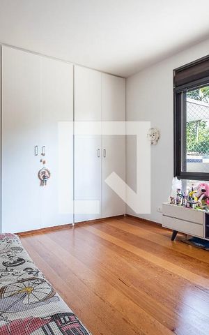 Casa à venda com 468m², 5 quartos e 4 vagasSuíte 4