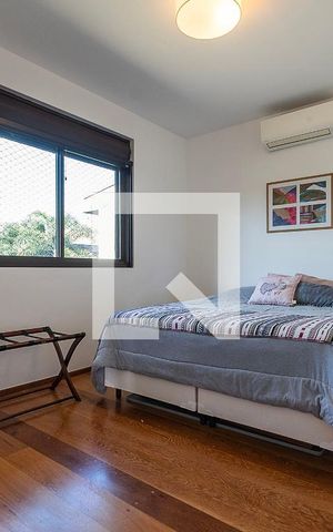 Casa à venda com 468m², 5 quartos e 4 vagasSuíte 2