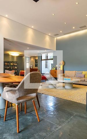 Casa à venda com 468m², 5 quartos e 4 vagasSala