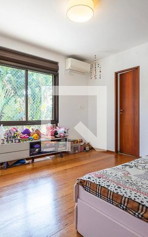 Casa à venda com 468m², 5 quartos e 4 vagasSuíte 4