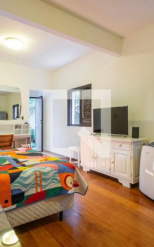 Casa à venda com 468m², 5 quartos e 4 vagasEdícula - Quarto