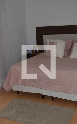 Casa de condomínio à venda com 160m², 3 quartos e 4 vagasSuíte
