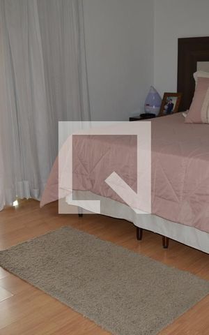 Casa de condomínio à venda com 160m², 3 quartos e 4 vagasSuíte