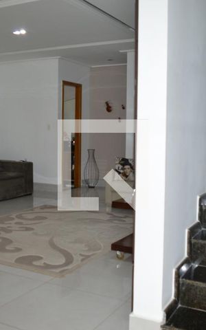Casa de condomínio à venda com 160m², 3 quartos e 4 vagasSala