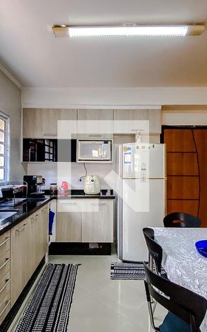 Casa à venda com 70m², 2 quartos e 2 vagasCozinha