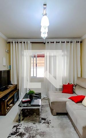 Casa à venda com 70m², 2 quartos e 2 vagasSala