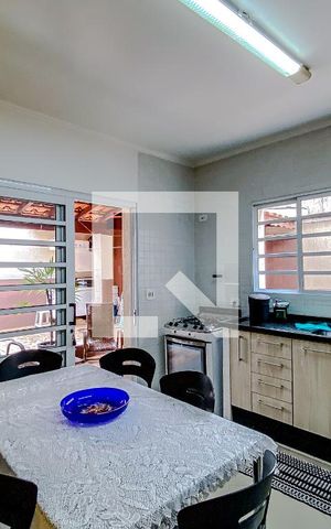 Casa à venda com 70m², 2 quartos e 2 vagasCozinha