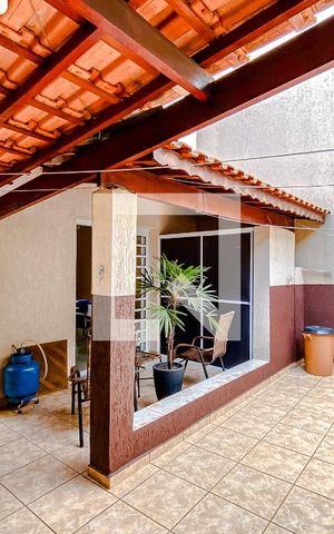 Casa à venda com 70m², 2 quartos e 2 vagasÁrea externa