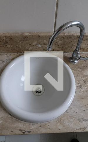 Apartamento para alugar com 47m², 2 quartos e 1 vagaBanheiro - Pia