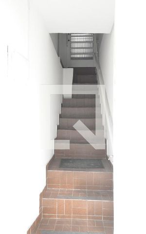 Casa à venda com 430m², 8 quartos e 5 vagasEscada