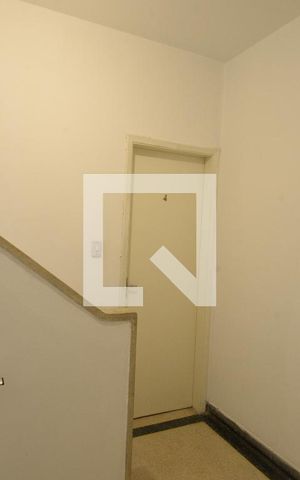 Casa à venda com 430m², 8 quartos e 5 vagasEscada