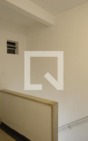 Casa à venda com 430m², 8 quartos e 5 vagasEscada