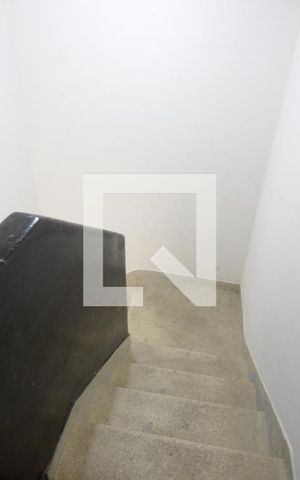 Casa à venda com 430m², 8 quartos e 5 vagasEscada