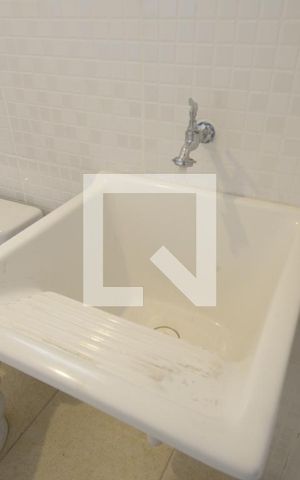 Casa à venda com 430m², 8 quartos e 5 vagasKitnet 2