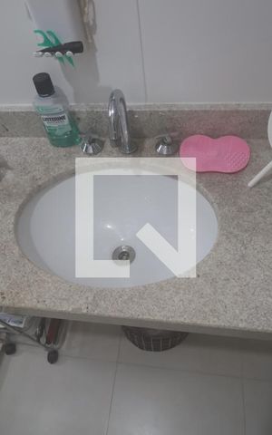 Casa de condomínio à venda com 151m², 3 quartos e 2 vagasBanheiro da Suíte 1