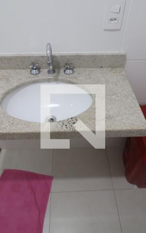 Casa de condomínio à venda com 151m², 3 quartos e 2 vagasBanheiro