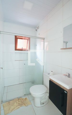 Casa à venda com 92m², 3 quartos e 1 vaga Casa à venda com 92m², 3 quartos e 1 vagaBanheiro