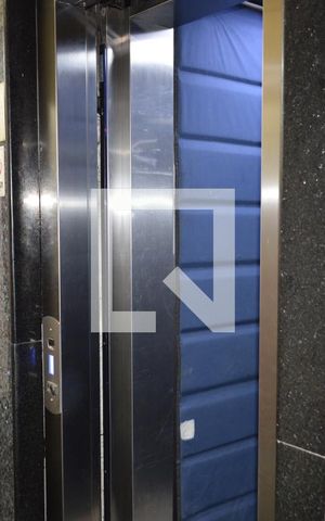 Studio à venda com 35m², 1 quarto e sem vagaElevadores