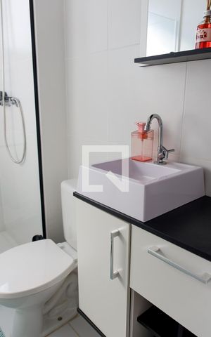 Apartamento à venda com 52m², 2 quartos e 1 vaga Apartamento à venda com 52m², 2 quartos e 1 vagaBanheiro
