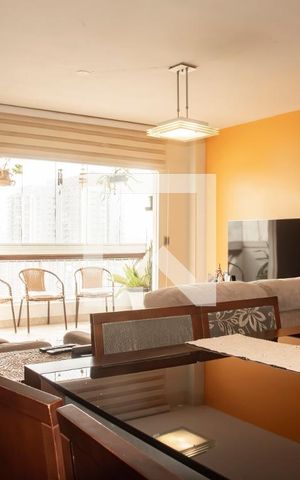 Apartamento à venda com 226m², 4 quartos e 2 vagas Apartamento à venda com 226m², 4 quartos e 2 vagasSala