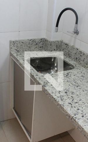 Apartamento para alugar com 80m², 2 quartos e 1 vagaDetalhe da cozinha