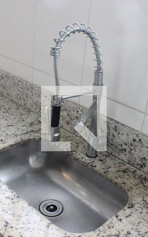 Apartamento para alugar com 80m², 2 quartos e 1 vagaDetalhe da cozinha