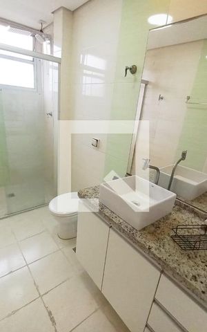 Apartamento para alugar com 80m², 2 quartos e 1 vaga Apartamento para alugar com 80m², 2 quartos e 1 vagaBanheiro