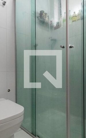 Apartamento à venda com 70m², 2 quartos e 1 vaga Apartamento à venda com 70m², 2 quartos e 1 vagaBanheiro social