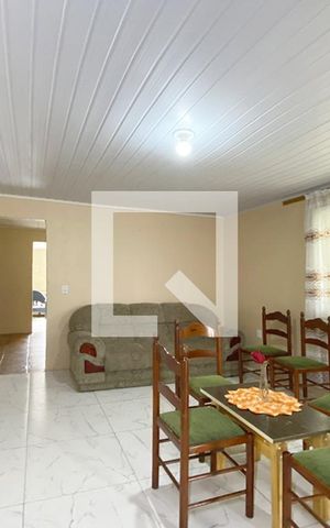Casa para alugar com 78m², 2 quartos e 1 vagaSala