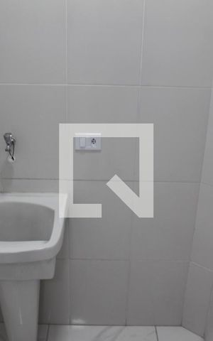 Casa para alugar com 53m², 2 quartos e sem vagaÁrea de Serviço