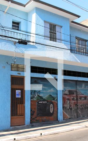 Casa para alugar com 53m², 2 quartos e sem vagaFachada