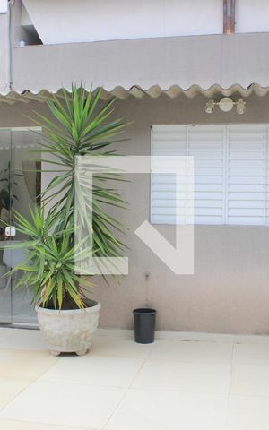 Casa à venda com 255m², 3 quartos e sem vagaEdícula