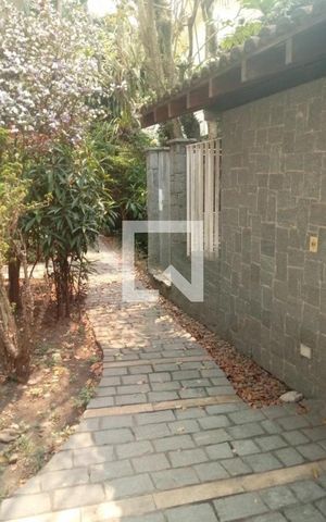 Casa à venda com 753m², 4 quartos e 6 vagas