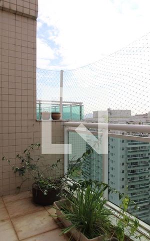 Apartamento à venda com 178m², 4 quartos e 2 vagasQuarto 1 - Varanda